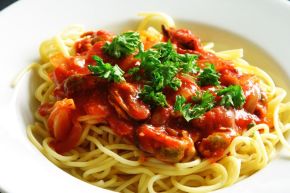 Spaghetti mit Tomatensoße